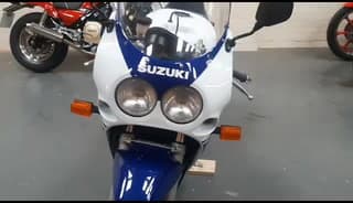 1989 Suzuki GSX-R750 Slingshot Frame no. GR77A-105737 Engine no. R707-107644 image 4